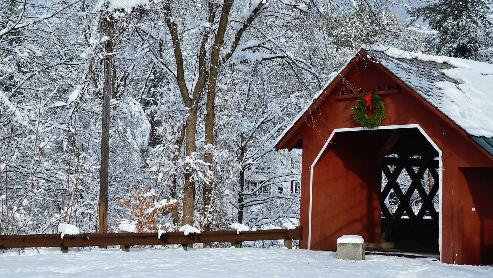 red bridge in manchester snow