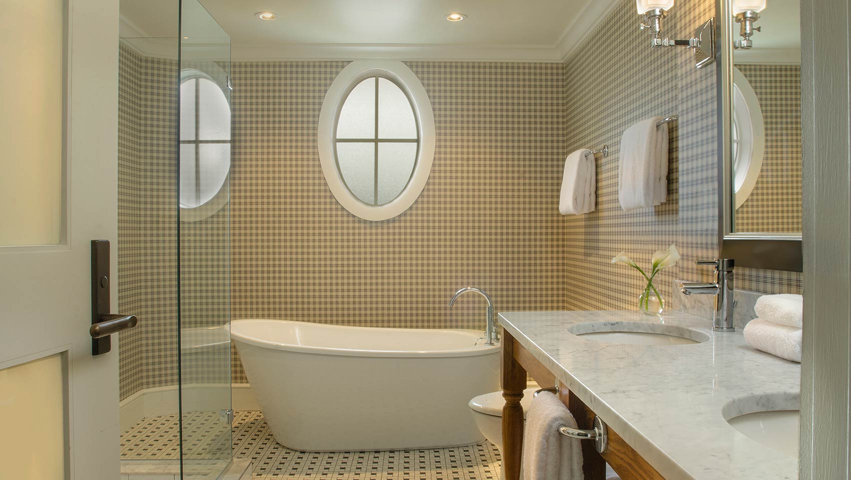 Suite with a Soaking Tub